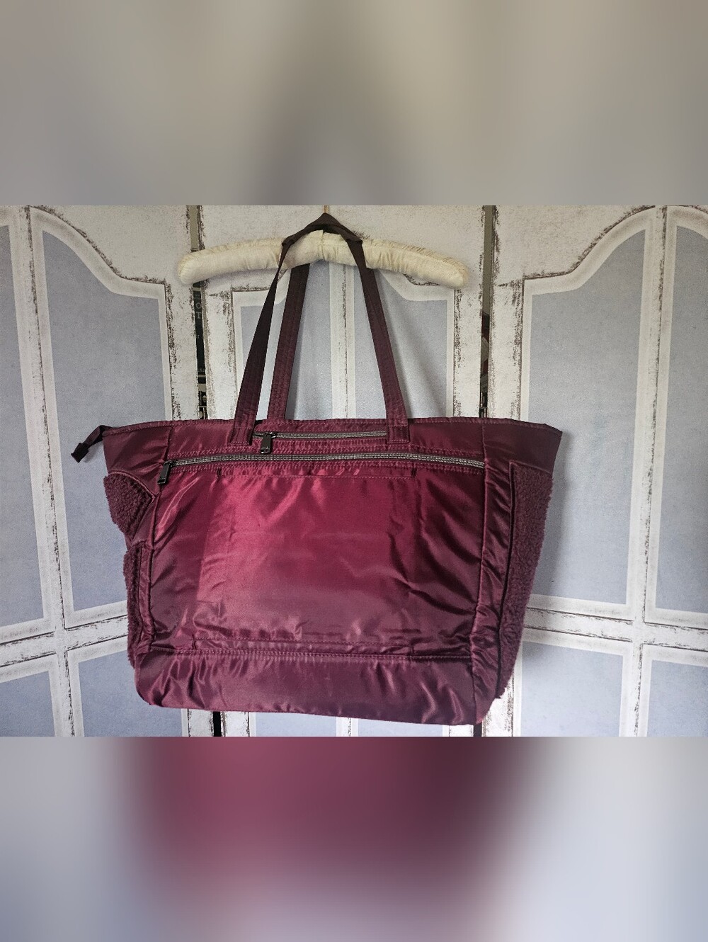 $120 Retail! Lug Avion SE Sherpa Letterman Tote In Wine - Preppy Bag - Picture 2 of 11